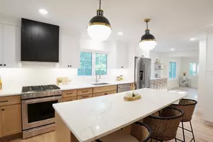 5317 Maddox Ln, Edina, MN 55436 - Photo 1