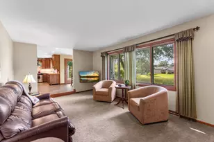 4363 Bramblewood Ave, Vadnais Heights, MN 55127 - Photo 12