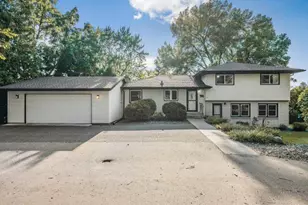 430 Park Pl, Mahtomedi, MN 55115 - Photo 1