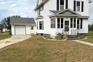 109 White St N, Comfrey, MN 56019 - Photo 2