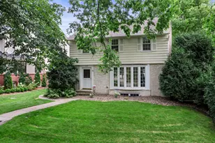 2129 Kenwood Pkwy, Minneapolis, MN 55405 - Photo 1
