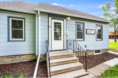 906 N Prairie Avenue, Fairmont, MN 56031 - Photo 2
