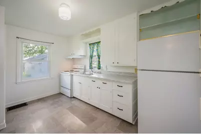 906 N Prairie Avenue, Fairmont, MN 56031 - Photo 6