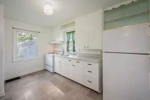 906 N Prairie Ave, Fairmont, MN 56031 - Photo 6