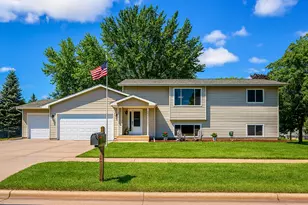 902 11th St W, Hastings, MN 55033 - Photo 1