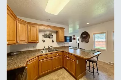 307 Main Street E, Caledonia, MN 55921 - Photo 18