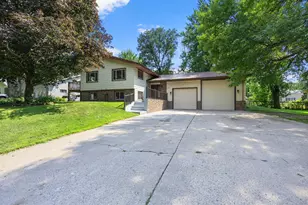 135 Knollwood Street W, Annandale, MN 55302 - Photo 1