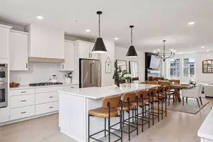 870 Mount Curve Blvd, Saint Paul, MN 55116 - Photo 2