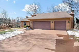 5515 Yorktown Ln N, Plymouth, MN 55442 - Photo 2