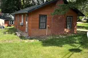 87 Juniper St, Mahtomedi, MN 55115 - Photo 1