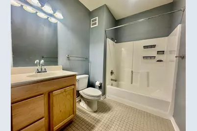 619 8th Street SE #115, Minneapolis, MN 55414 - Photo 4