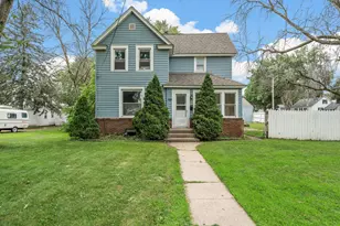 1302 8th Ave NW, Austin, MN 55912 - Photo 2