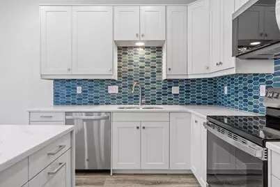 425 W 8th Street #21, New Richmond, WI 54017 - Photo 2