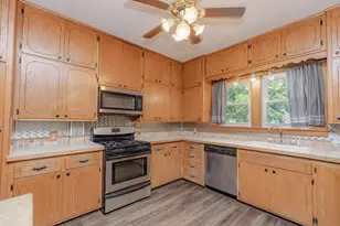 902 White St, Jackson, MN 56143 - Photo 8