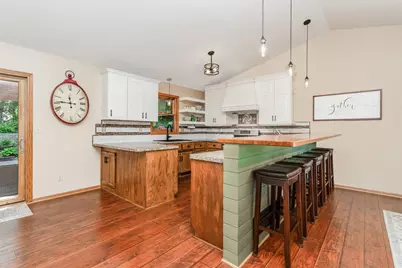 992 Ferndale Street S, Maplewood, MN 55119 - Photo 1