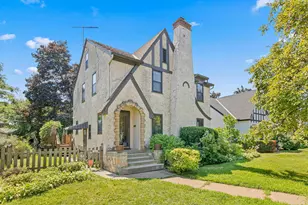 732 Montana Ave E, Saint Paul, MN 55106 - Photo 1