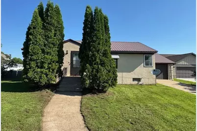 808 Irving Avenue SW, Wadena, MN 56482 - Photo 1