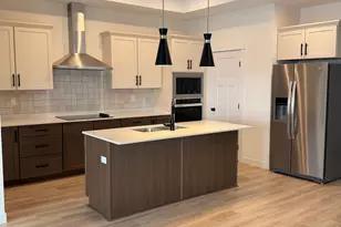 5881 41st St S, Fargo, ND 58104 - Photo 4