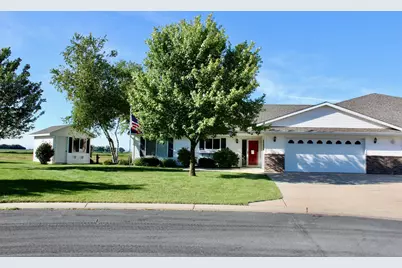 315 5th Circle SW, Blooming Prairie, MN 55917 - Photo 1