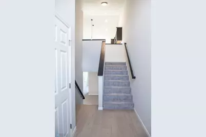 6715 Meadow View Drive S, Fargo, ND 58104 - Photo 4