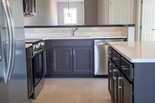 6715 Meadow View Dr S, Fargo, ND 58104 - Photo 10