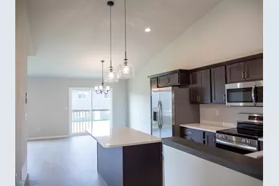 6715 Meadow View Drive S, Fargo, ND 58104 - Photo 6