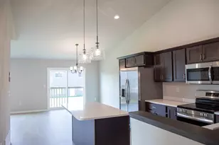 6715 Meadow View Dr S, Fargo, ND 58104 - Photo 6