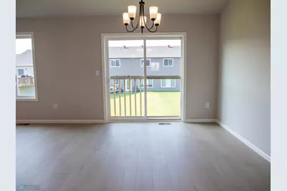 6715 Meadow View Drive S, Fargo, ND 58104 - Photo 12
