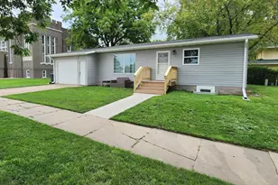 518 Cherry St, Lakefield, MN 56150 - Photo 1