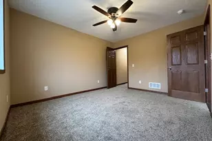 1560 Gray Fox Dr NE, Owatonna, MN 55060 - Photo 4