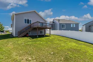 901 Moline Loop NW, Isanti, MN 55040 - Photo 4