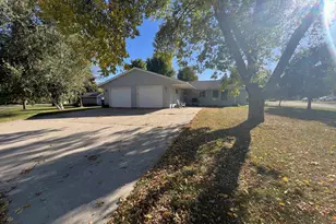 161 Hillcrest Ave, Spicer, MN 56288 - Photo 1