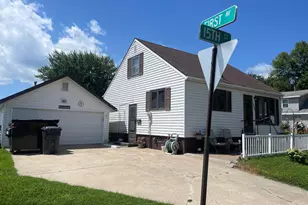 1423 1st Ave, Worthington, MN 56187 - Photo 1