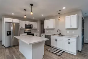 3211 Scotch Ln, Mankato, MN 56001 - Photo 4