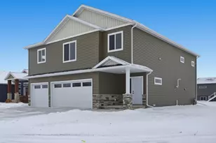 7405 Claire Dr S, Fargo, ND 58104 - Photo 2