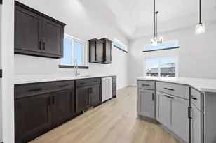 7405 Claire Dr S, Fargo, ND 58104 - Photo 18