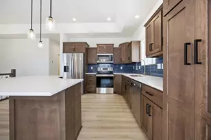 7494 Eagle Pointe Dr S, Fargo, ND 58104 - Photo 12