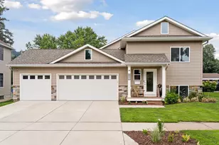 451 Goodhue St, Saint Paul, MN 55102 - Photo 1