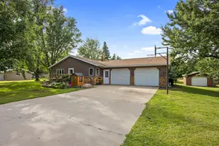 1102 Eckert St NW, Alexandria, MN 56308 - Photo 1