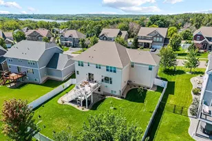 10391 188th St W, Lakeville, MN 55044 - Photo 2