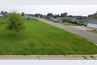 2594 Stony Creek Drive, Owatonna, MN 55060 - Photo 2