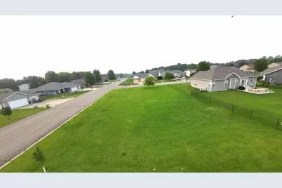 2594 Stony Creek Drive, Owatonna, MN 55060 - Photo 4