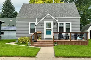 908 Smith Ave, Worthington, MN 56187 - Photo 1