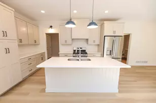 116 N Quincy St, Alexandria, MN 56308 - Photo 4