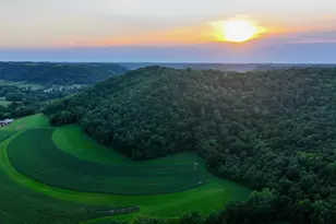 4100 N Pine Creek Rd, La Crescent, MN 55947 - Photo 1