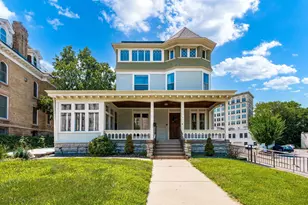 425 Oak Grove St, Minneapolis, MN 55403 - Photo 2