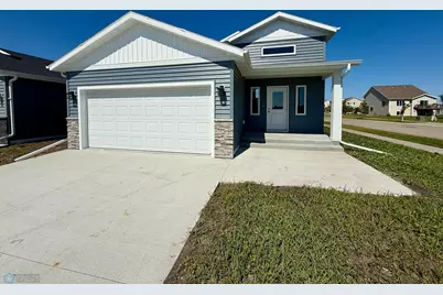 1852 44th Avenue S, Moorhead, MN 56560 - Photo 1