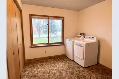 404 Main Avenue N, Roseau, MN 56751 - Photo 10