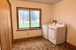 404 Main Ave N, Roseau, MN 56751 - Photo 10