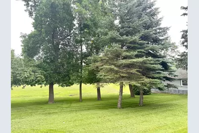 404 Main Avenue N, Roseau, MN 56751 - Photo 26